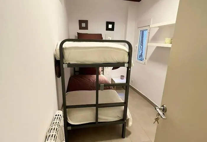 شقة Semoleres